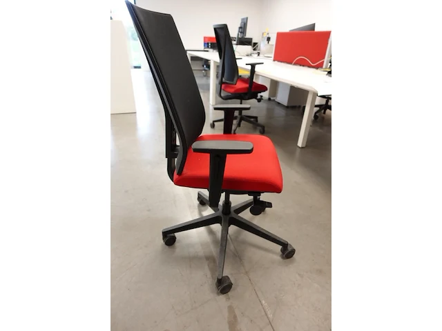 Volledige bureauopstelling - afbeelding 3 van  4