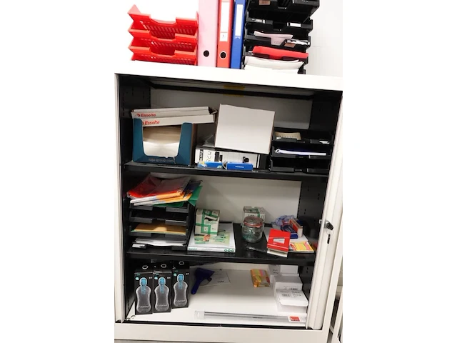 Volledige bureauopstelling - afbeelding 2 van  12