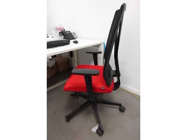 Volledige bureauopstelling - afbeelding 4 van  10