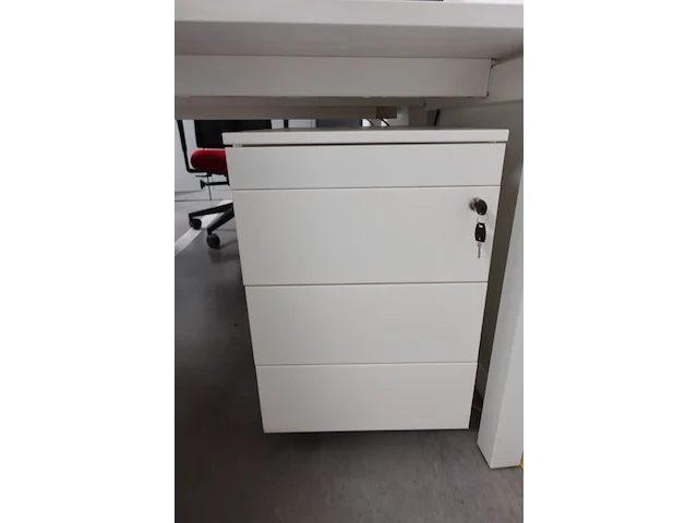 Volledige bureauopstelling - afbeelding 5 van  11