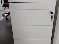 Volledige bureauopstelling - afbeelding 5 van  11