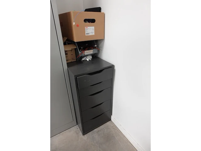 Volledige bureauopstelling - afbeelding 8 van  11