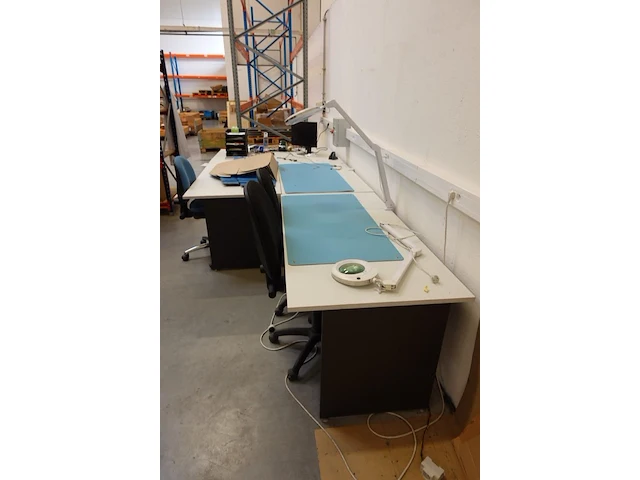 Volledige bureauopstelling - afbeelding 1 van  5