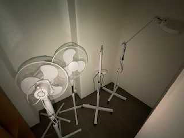 Volledige inboedel schoonheidssalon - afbeelding 24 van  77