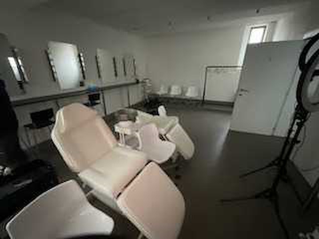 Volledige inboedel schoonheidssalon - afbeelding 29 van  77