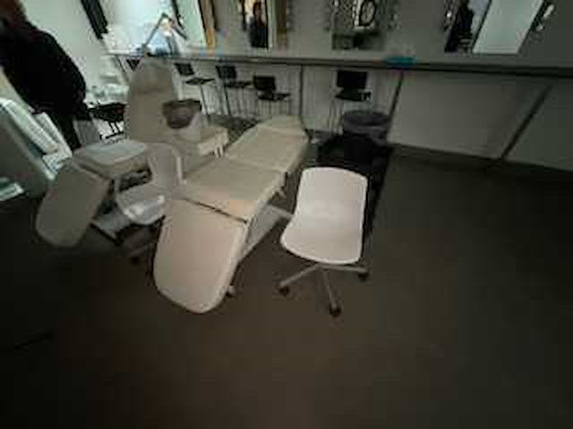 Volledige inboedel schoonheidssalon - afbeelding 35 van  77