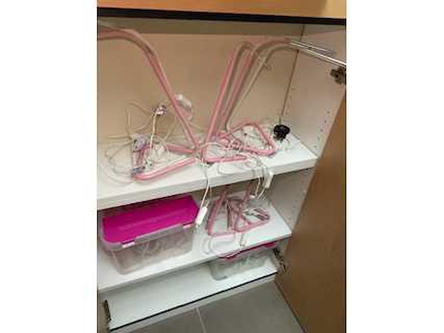 Volledige inboedel schoonheidssalon - afbeelding 46 van  77