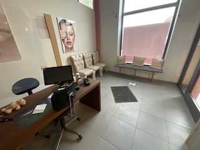 Volledige inboedel schoonheidssalon - afbeelding 71 van  77