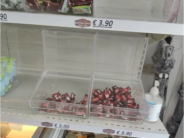 Volledige inboedel winkel - afbeelding 67 van  148