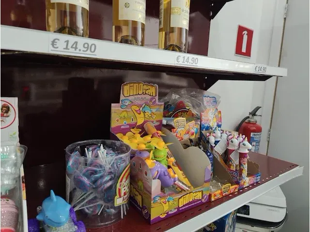Volledige inboedel winkel - afbeelding 92 van  148
