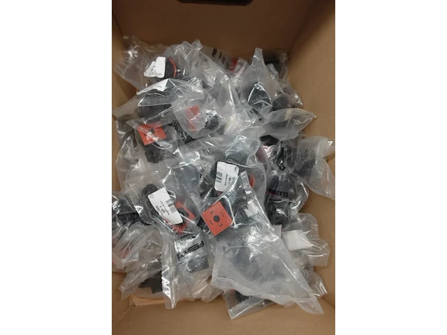 Volledige inhoud automatisch magazijn - afbeelding 13 van  99