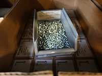 Volledige inhoud automatisch magazijn - afbeelding 13 van  123