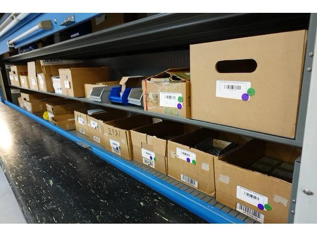Volledige inhoud automatisch magazijn - afbeelding 1 van  123