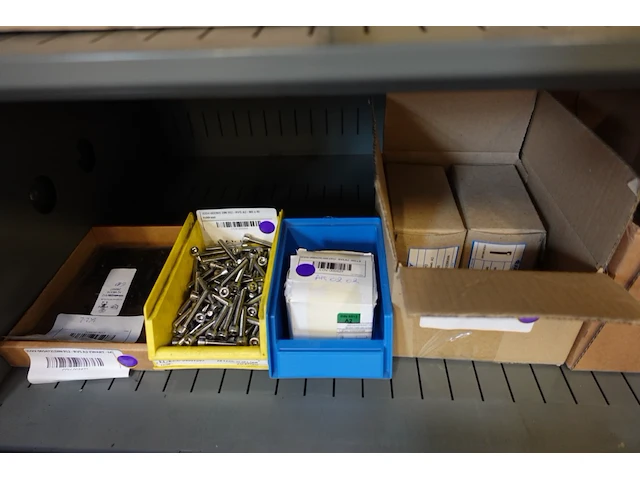 Volledige inhoud automatisch magazijn - afbeelding 44 van  123