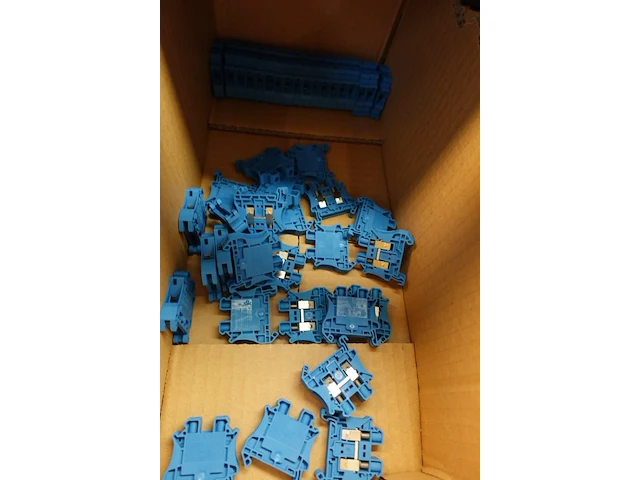 Volledige inhoud automatisch magazijn - afbeelding 110 van  123