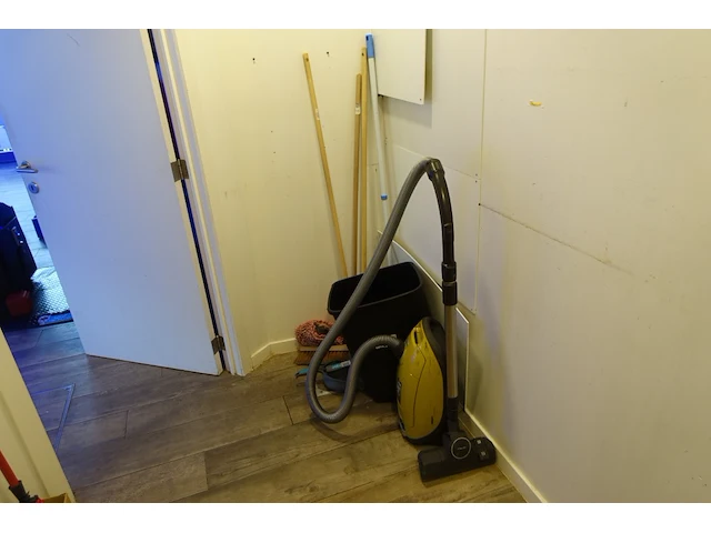 Volledige inhoud berging - afbeelding 13 van  16