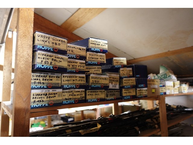 Volledige inhoud berging - afbeelding 6 van  27