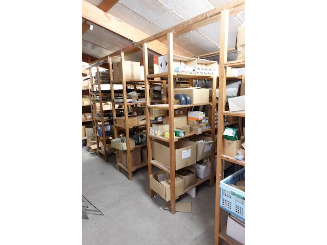 Volledige inhoud berging - afbeelding 1 van  27