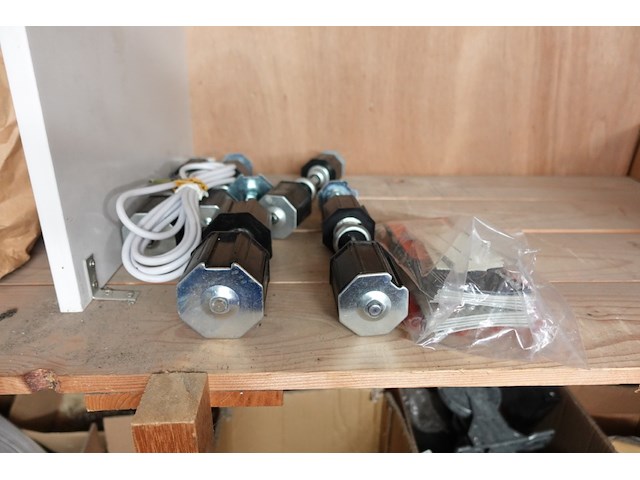 Volledige inhoud berging - afbeelding 25 van  27