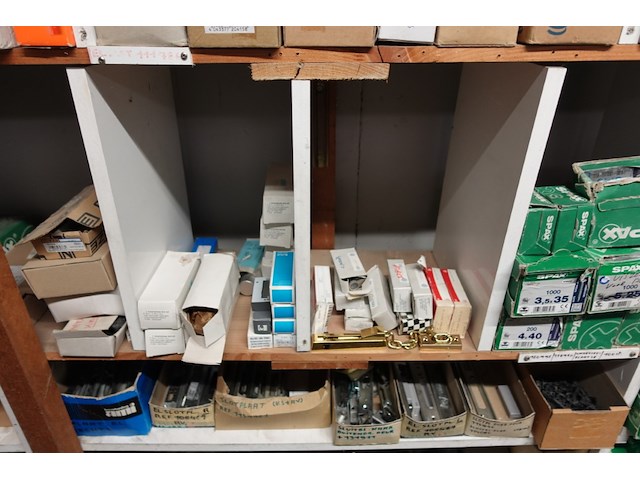 Volledige inhoud berging - afbeelding 33 van  34