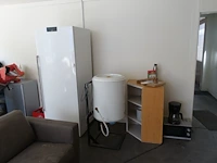 Volledige inhoud bureau ruimte - afbeelding 5 van  12