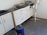 Volledige inhoud bureau ruimte - afbeelding 9 van  12