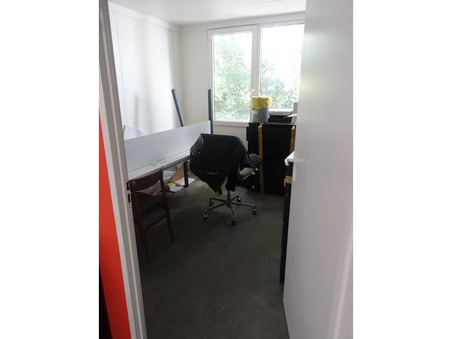 Volledige inhoud bureau ruimte - afbeelding 1 van  6