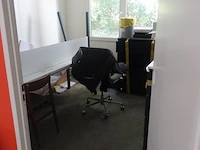 Volledige inhoud bureau ruimte - afbeelding 1 van  6