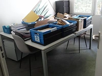 Volledige inhoud bureau ruimte - afbeelding 1 van  4