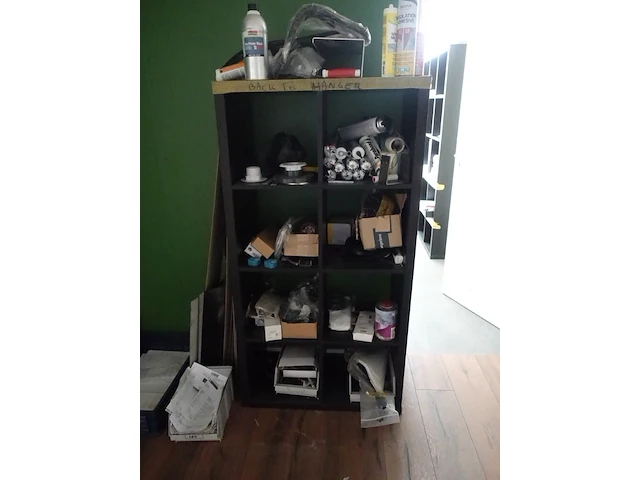 Volledige inhoud bureau ruimte - afbeelding 4 van  4