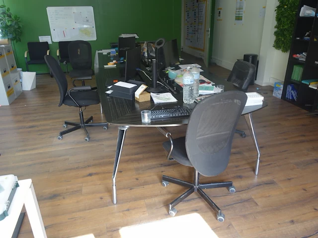 Volledige inhoud bureau ruimte - afbeelding 3 van  18