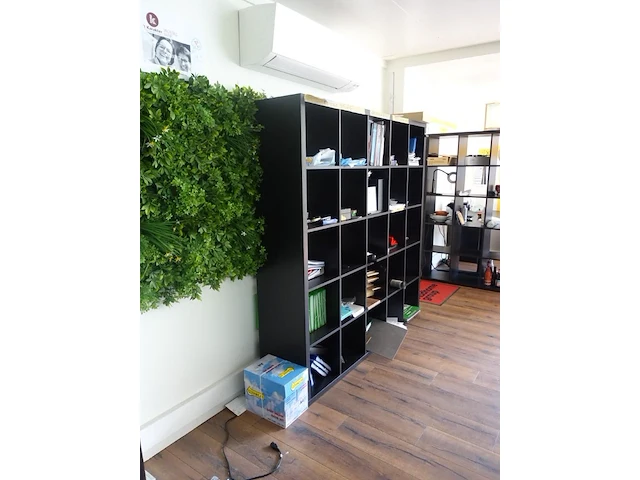 Volledige inhoud bureau ruimte - afbeelding 11 van  18