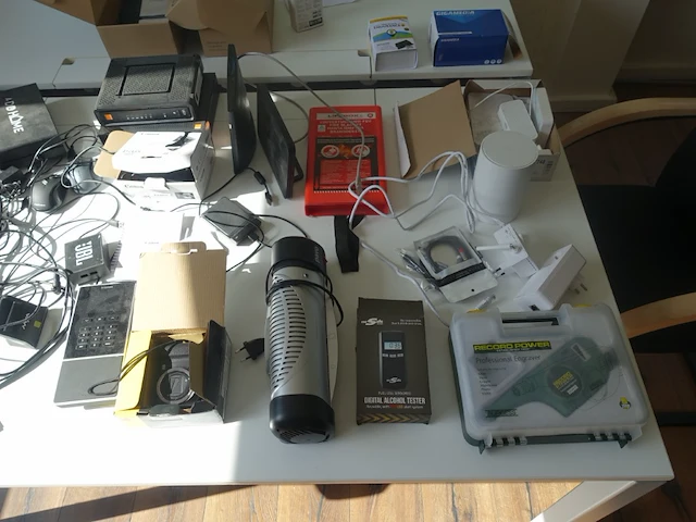Volledige inhoud bureau ruimte - afbeelding 17 van  18