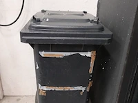 Volledige inhoud bureau - afbeelding 13 van  20