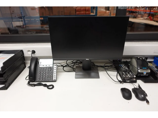 Volledige inhoud bureau - afbeelding 17 van  20