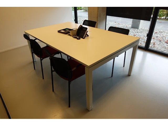 Volledige inhoud bureau - afbeelding 1 van  3