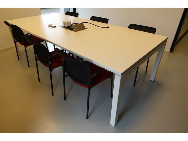 Volledige inhoud bureau - afbeelding 2 van  4