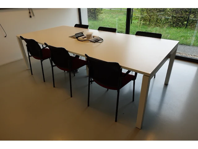 Volledige inhoud bureau - afbeelding 1 van  3