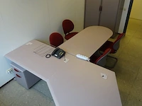 Volledige inhoud bureauruimte - afbeelding 1 van  8