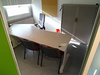 Volledige inhoud bureauruimte - afbeelding 1 van  6