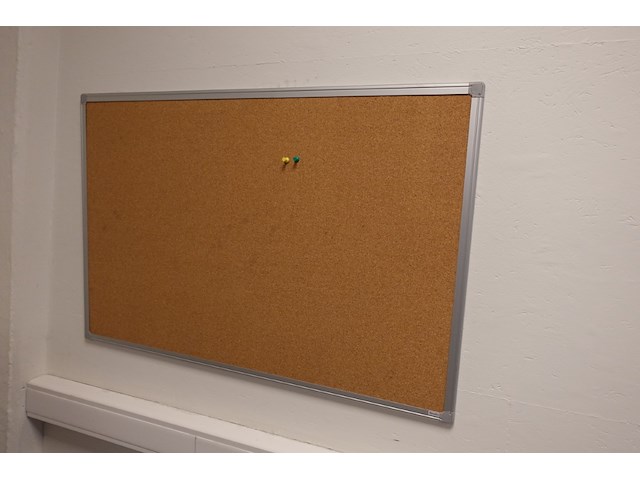 Volledige inhoud bureauruimte - afbeelding 7 van  17