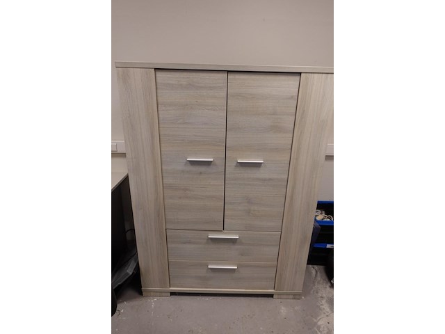 Volledige inhoud bureauruimte - afbeelding 17 van  17