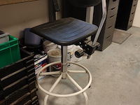 Volledige inhoud bureauruimte - afbeelding 7 van  16