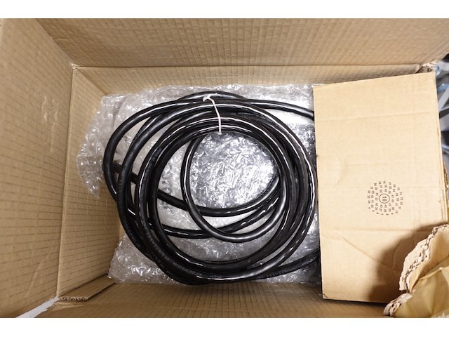 Volledige inhoud bureauruimte - afbeelding 14 van  16