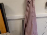 Volledige inhoud bureauruimte - afbeelding 5 van  14