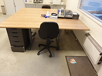 Volledige inhoud bureauruimte - afbeelding 1 van  13