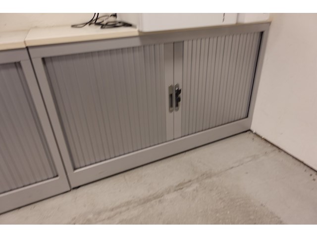 Volledige inhoud bureauruimte - afbeelding 9 van  13