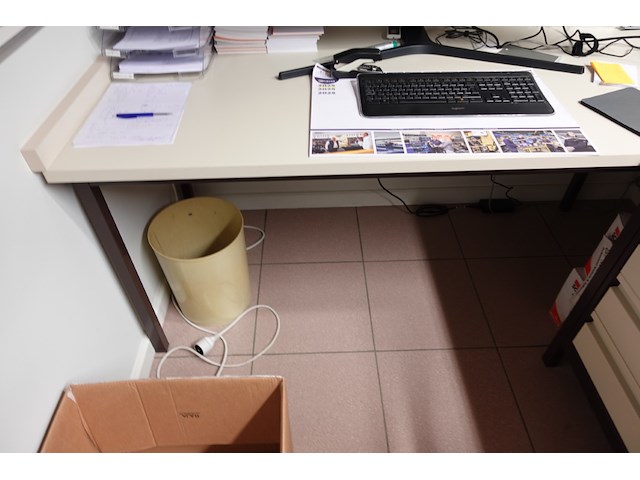 Volledige inhoud bureaus - afbeelding 9 van  28