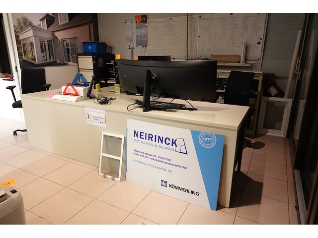 Volledige inhoud bureaus - afbeelding 1 van  28