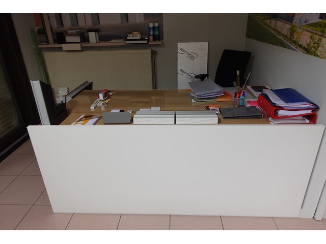 Volledige inhoud bureaus - afbeelding 13 van  28